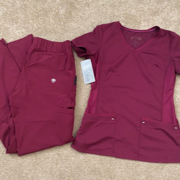Healing hands scrub set wine color small/xs